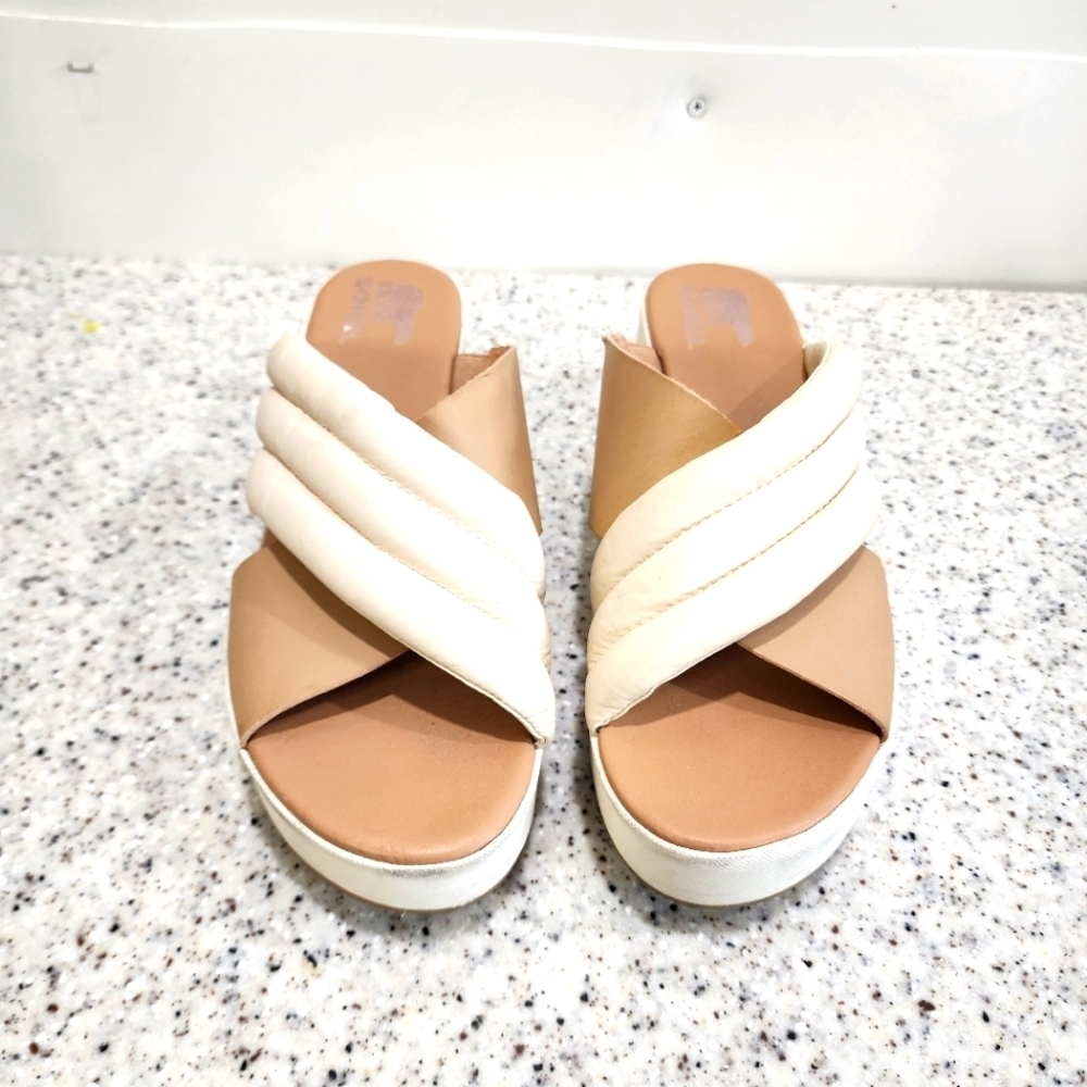 Sorel Cameron Criss-cross Flatforms Size 9.5